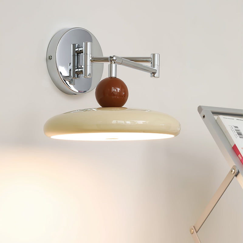 Lola Vägglampa Med Svängbar Arm