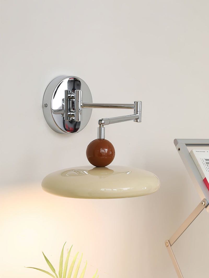 Lola Vägglampa Med Svängbar Arm