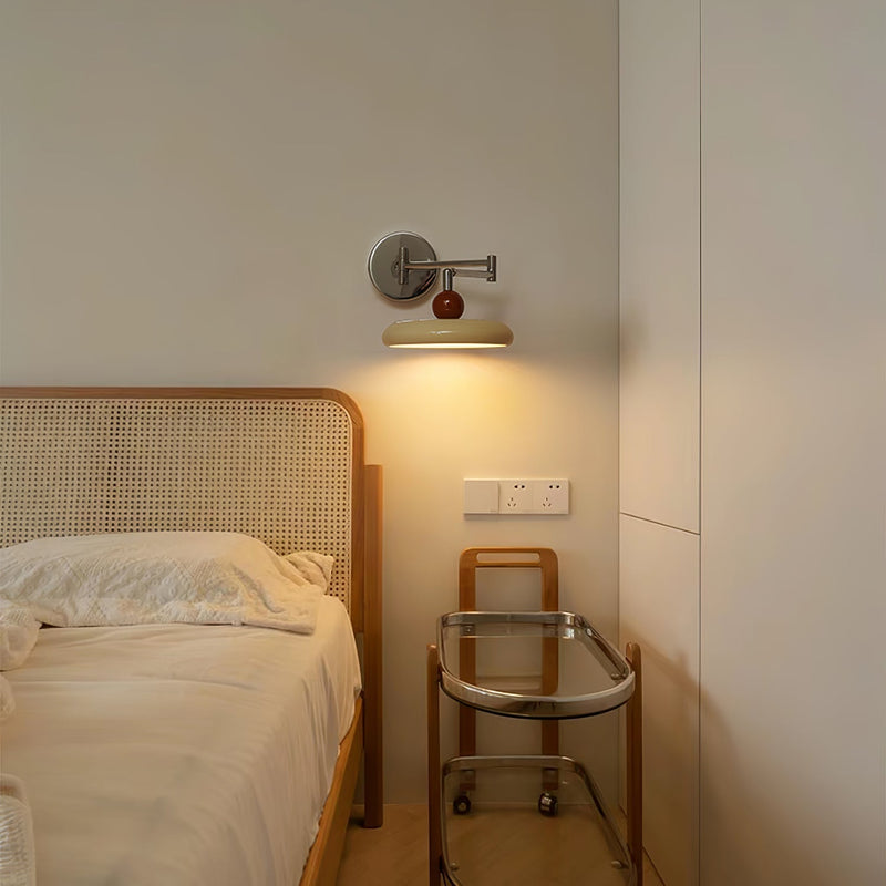 Lola Vägglampa Med Svängbar Arm