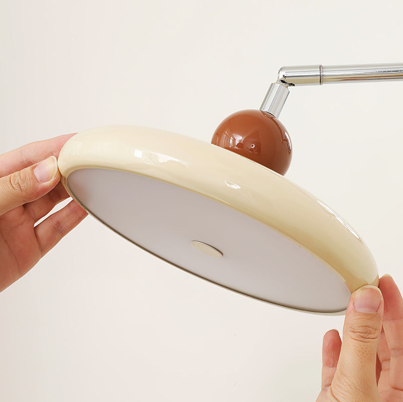 Lola Vägglampa Med Svängbar Arm