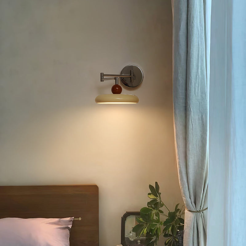 Lola Vägglampa Med Svängbar Arm