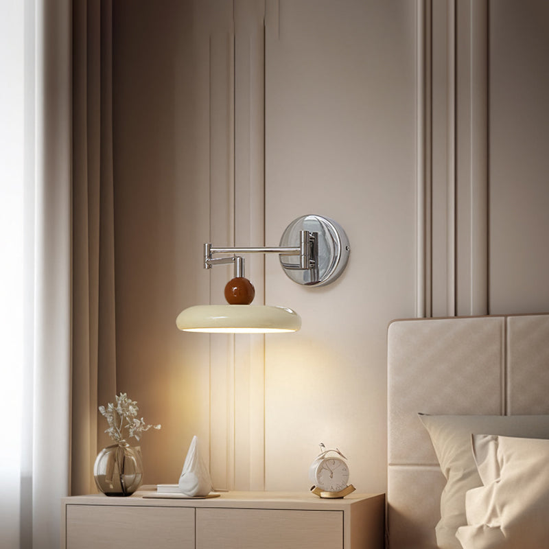 Lola Vägglampa Med Svängbar Arm