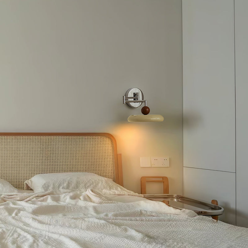 Lola Vägglampa Med Svängbar Arm