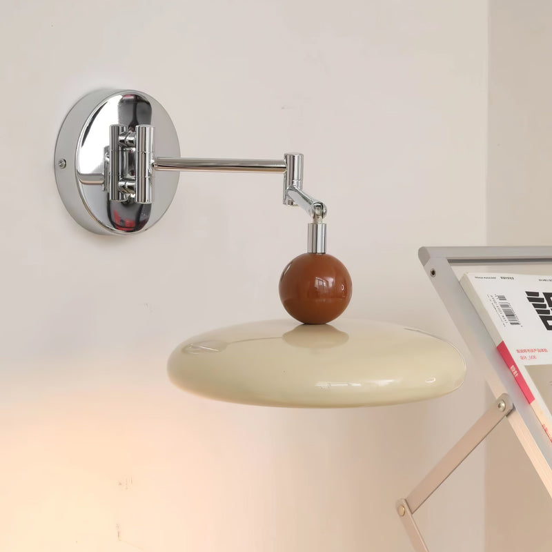 Lola Vägglampa Med Svängbar Arm