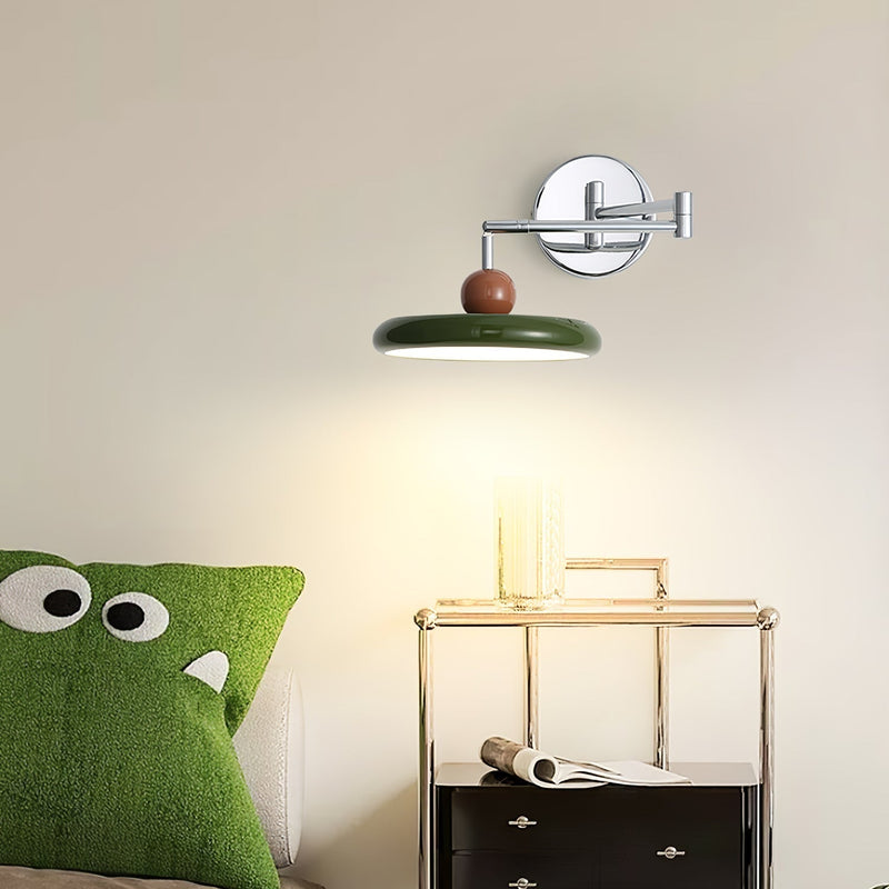 Lola Vägglampa Med Svängbar Arm