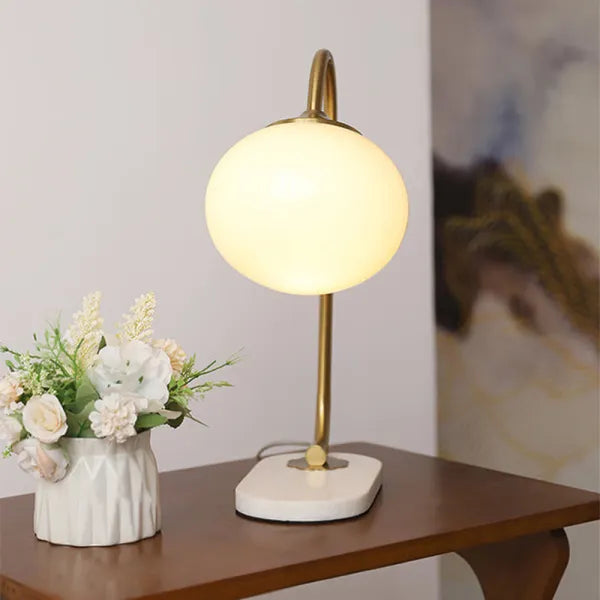 Marshmallow Bordslampa I Metall Och Glas