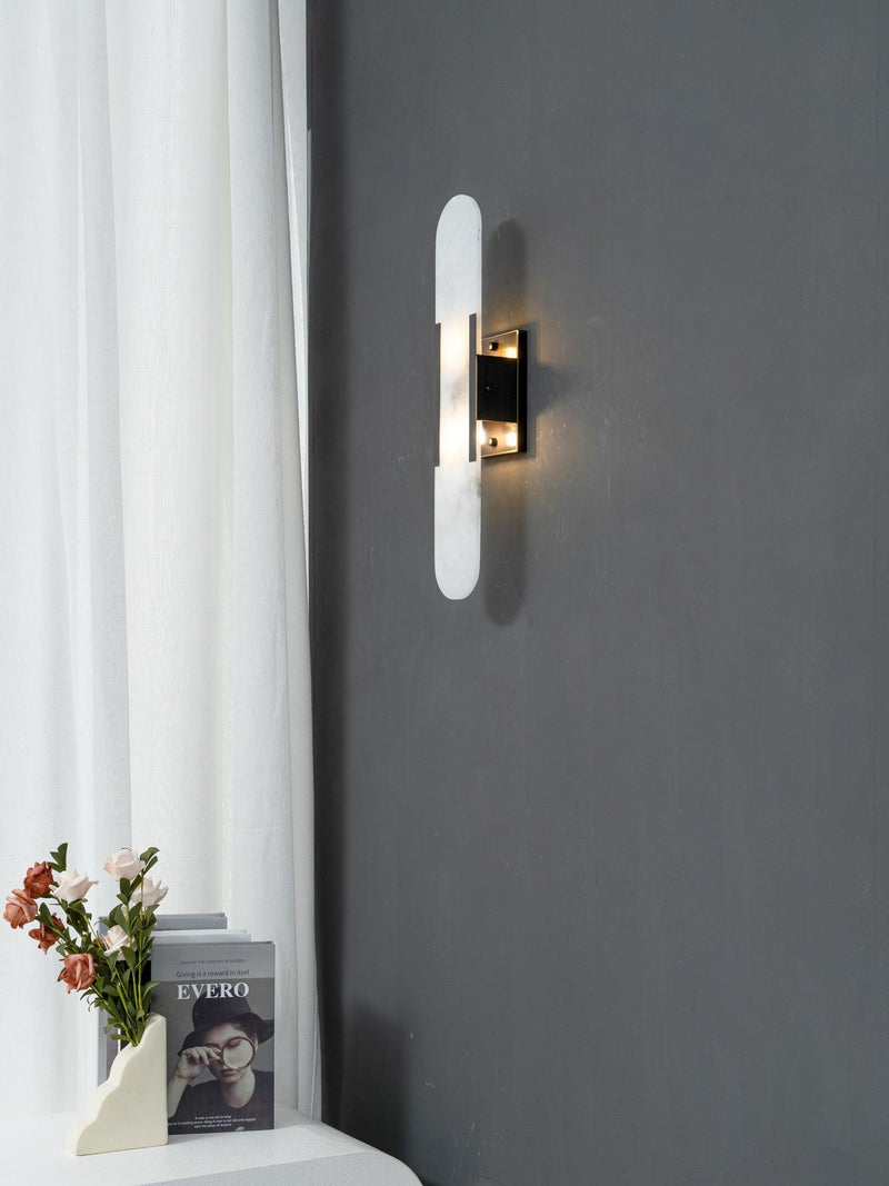 Melanżowa, wydłużona lampa ścienna z alabastru