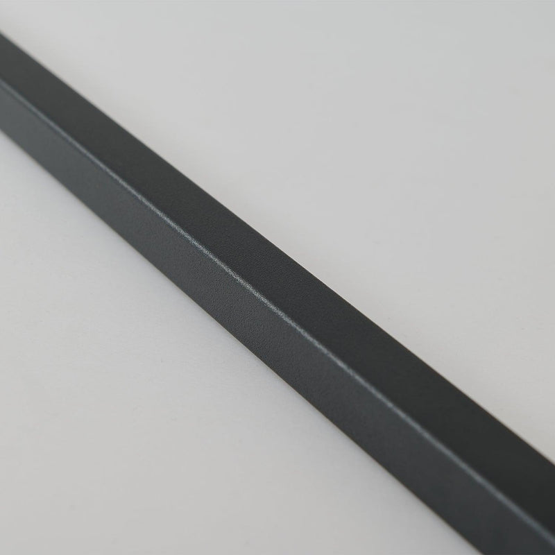 Minimalistyczna lampa podłogowa LED