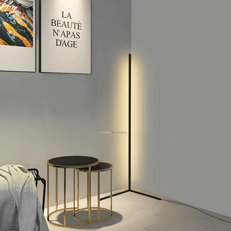 Minimalistyczna lampa podłogowa LED