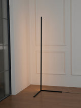 Minimalistyczna lampa podłogowa LED