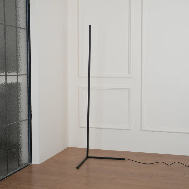 Minimalistyczna lampa podłogowa LED