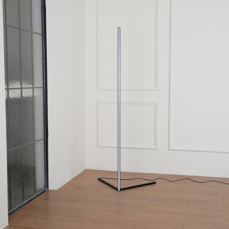 Minimalistyczna lampa podłogowa LED