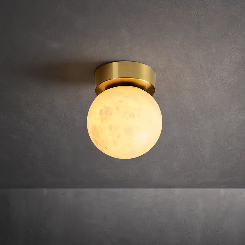 Alabastrowa lampa sufitowa Moon