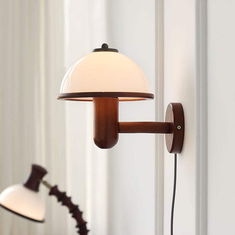 Lampa ścienna z drewna piżmowego