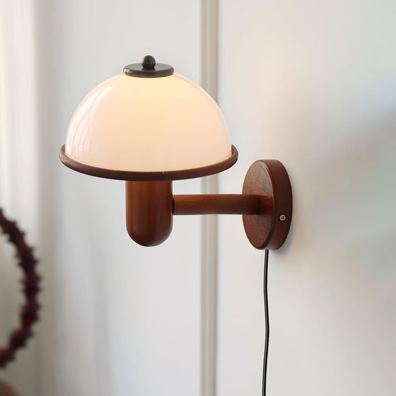 Lampa ścienna z drewna piżmowego