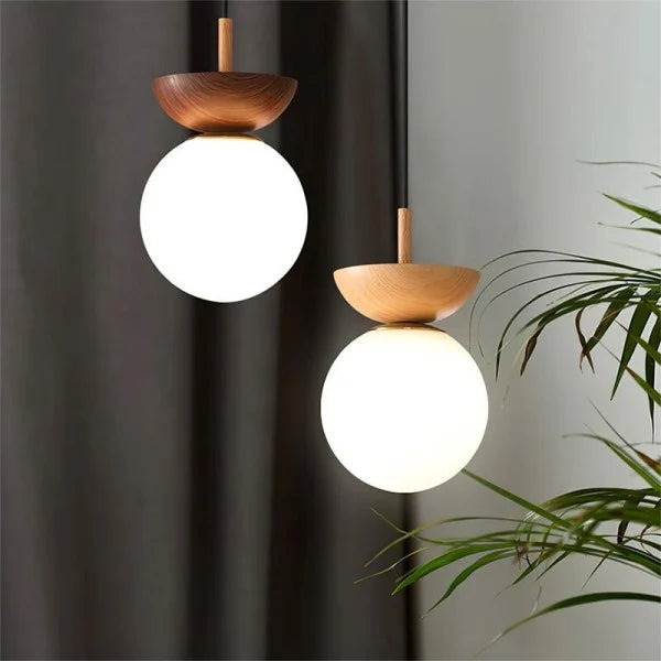 Nordisk Taklampa Tillverkad Av Halvträ