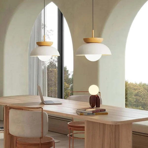 Nordisk Taklampa Tillverkad Av Halvträ