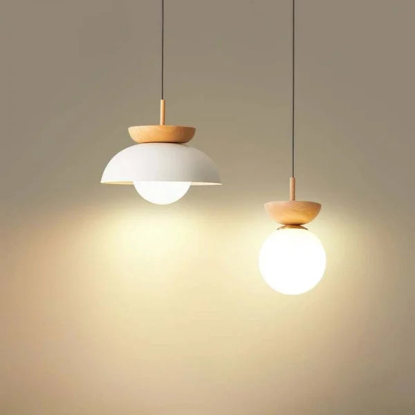 Nordisk Taklampa Tillverkad Av Halvträ