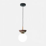 Nordisk Taklampa Tillverkad Av Halvträ