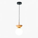 Nordisk Taklampa Tillverkad Av Halvträ