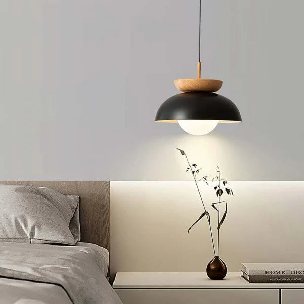 Nordisk Taklampa Tillverkad Av Halvträ