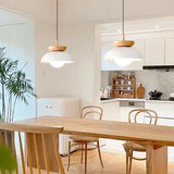 Nordisk Taklampa Tillverkad Av Halvträ