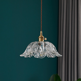 Szklana lampa wisząca w kształcie kwiatu