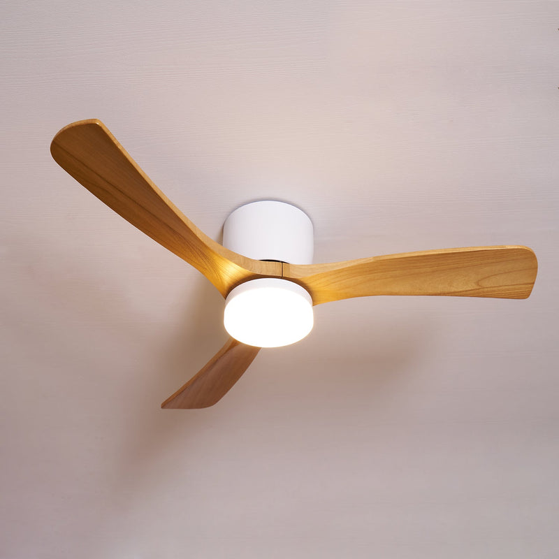 Dřevěný stropní ventilátor