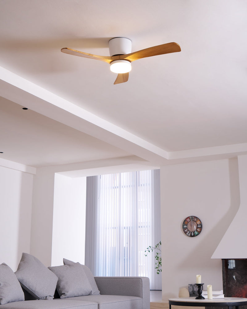 Dřevěný stropní ventilátor