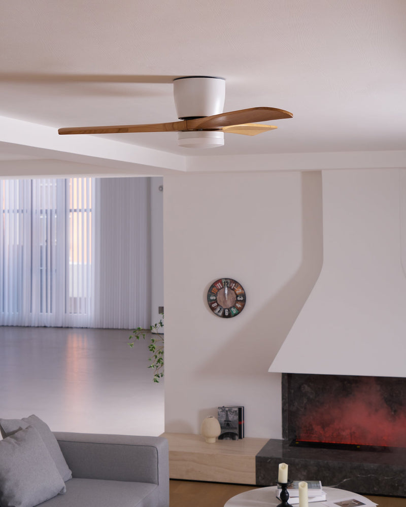 Dřevěný stropní ventilátor