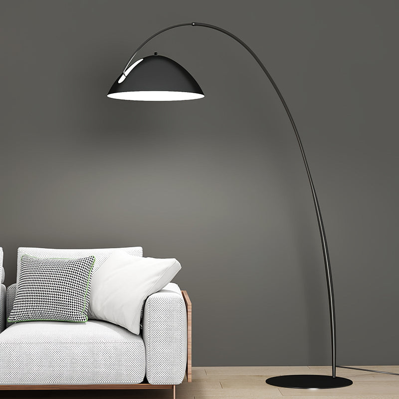 Świeża łukowa lampa podłogowa
