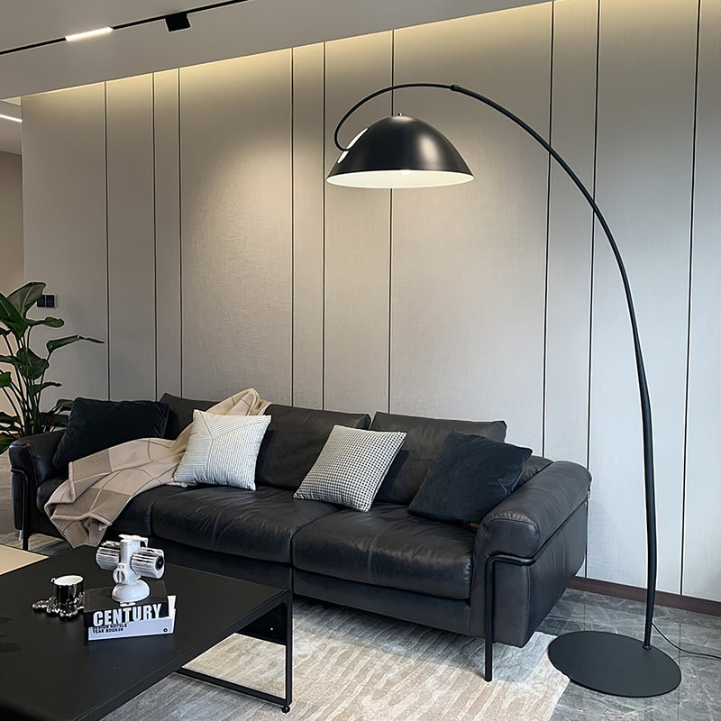 Świeża łukowa lampa podłogowa