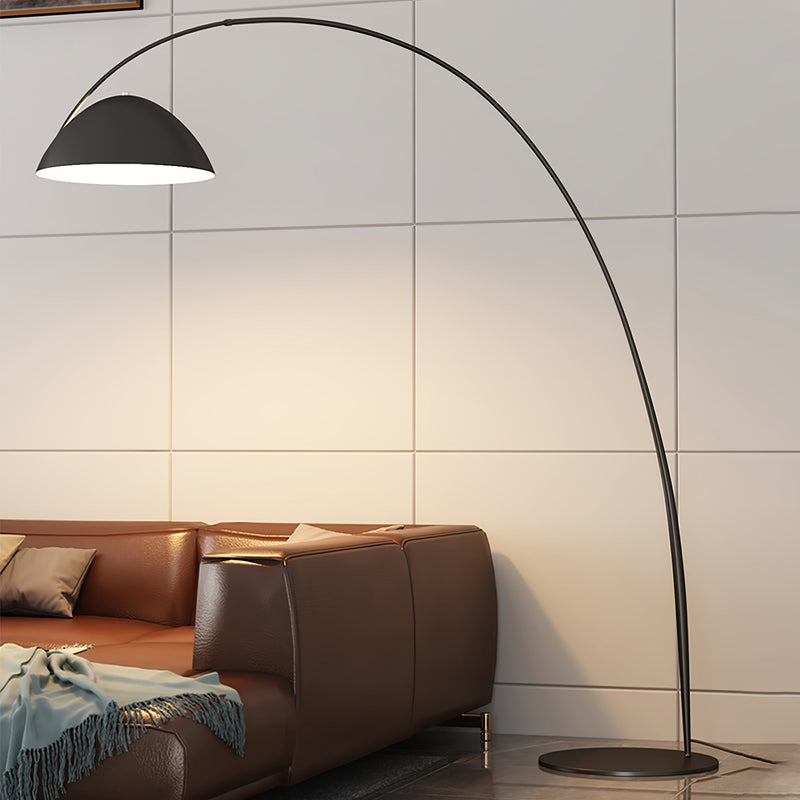 Świeża łukowa lampa podłogowa