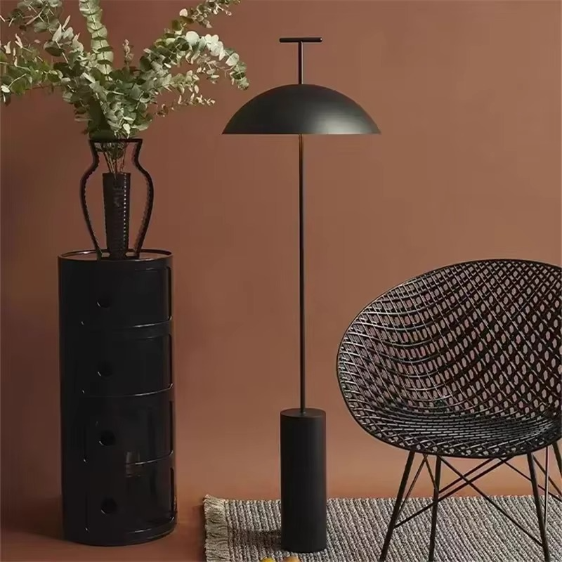 Minimalistyczna skandynawska lampa podłogowa