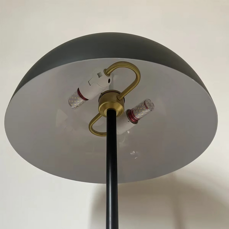 Minimalistyczna skandynawska lampa podłogowa