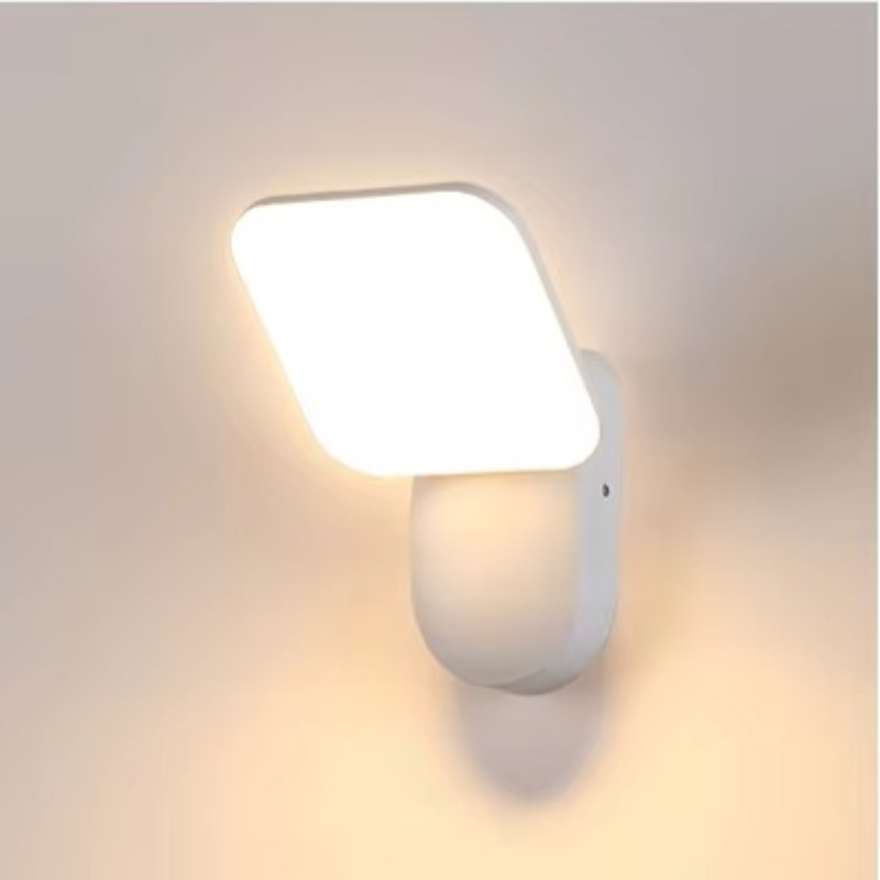 Lampa ścienna LED z czujnikiem ruchu