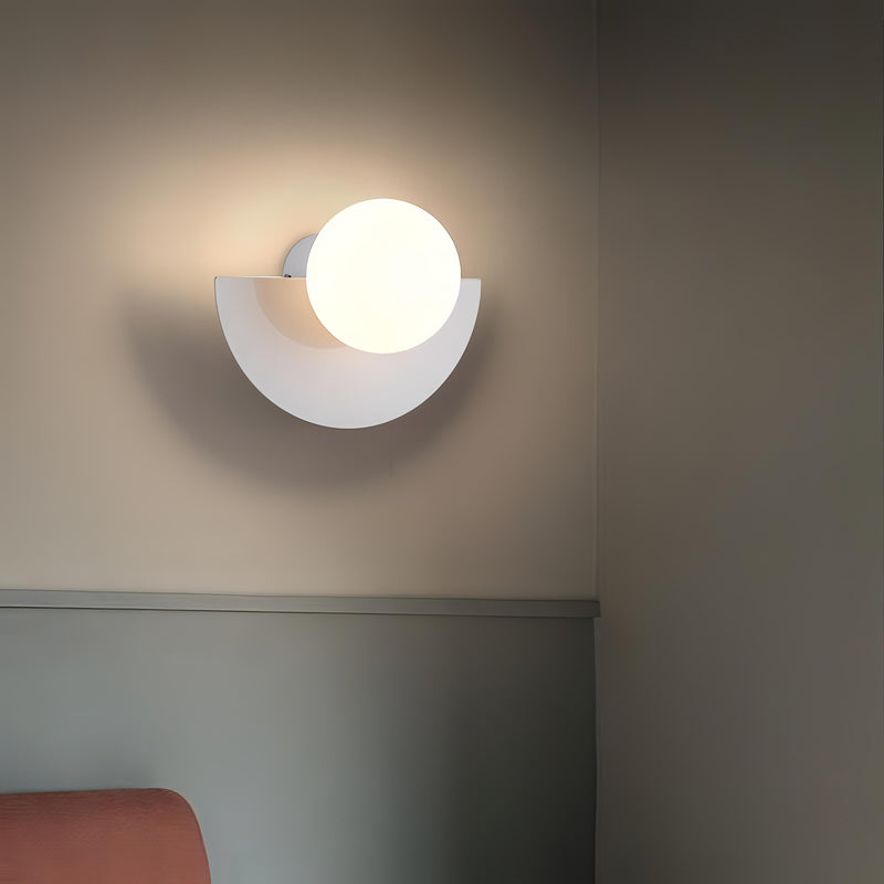 Everest - skandynawska półokrągła lampa ścienna