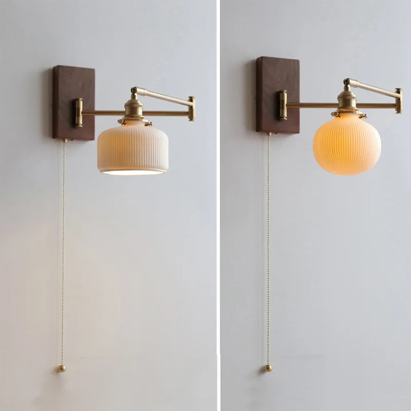 Ceramiczna lampa ścienna z drewnianą płytką