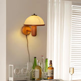 Lampa ścienna z drewna piżmowego