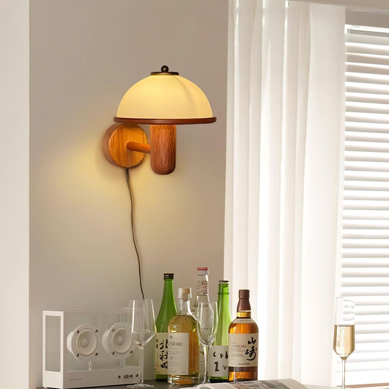 Lampa ścienna z drewna piżmowego
