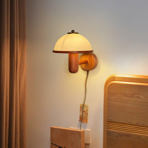 Lampa ścienna z drewna piżmowego