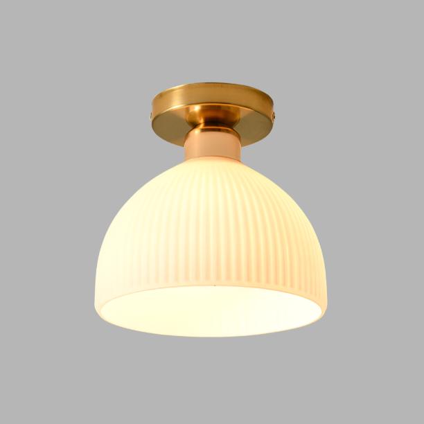 Nowoczesna lampa sufitowa wykonana z mlecznobiałego szkła