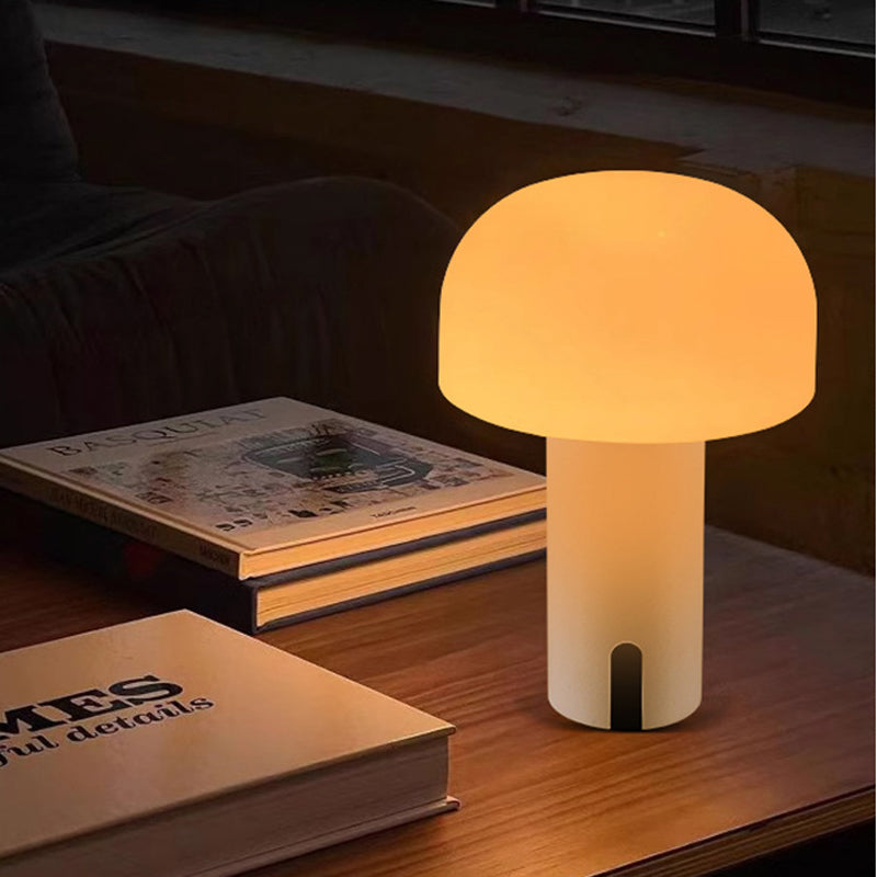 Lampa stołowa grzybek o europejskim designie