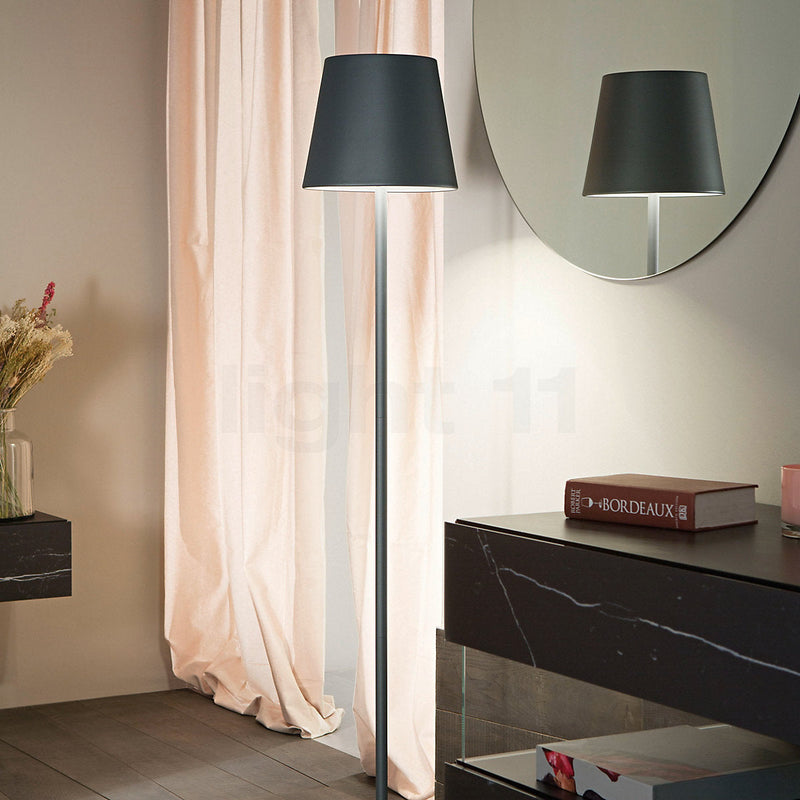 Nowoczesna ładowalna lampa podłogowa LED