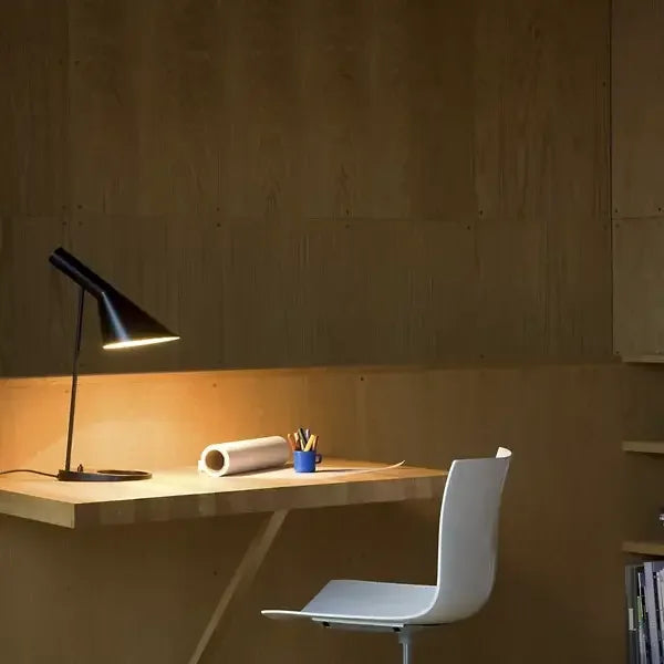 Nowoczesna minimalistyczna lampa LED