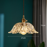 Szklana lampa wisząca w kształcie kwiatu