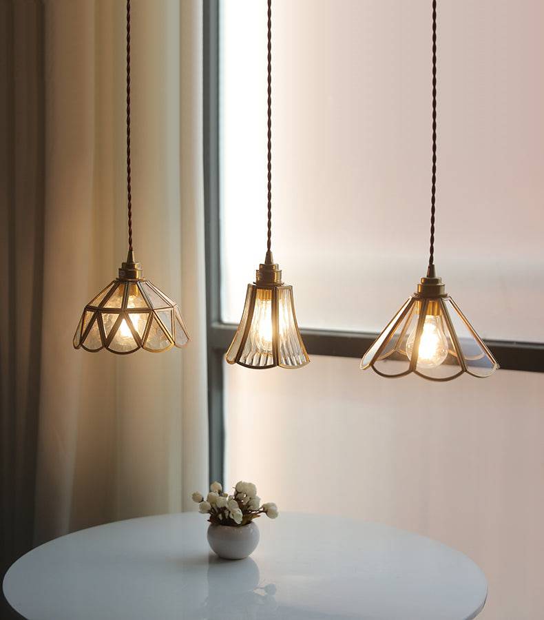 Lampa wisząca ze szkła mosiężnego