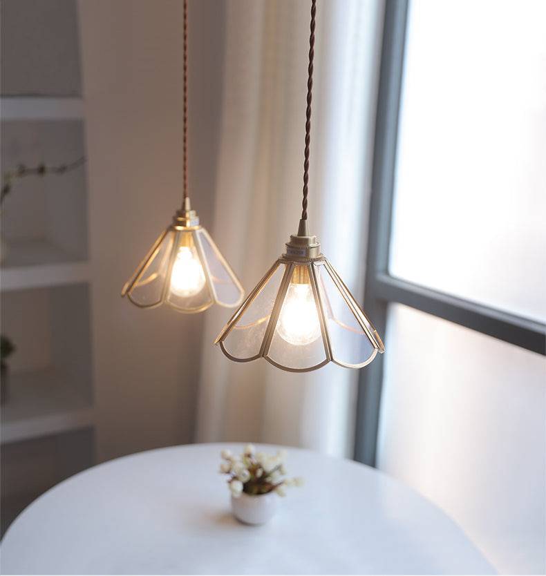 Lampa wisząca ze szkła mosiężnego