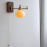 Ceramiczna lampa ścienna z drewnianą płytką