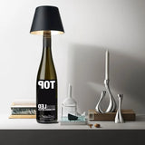 DIY ładowalna lampa stołowa w butelce wina